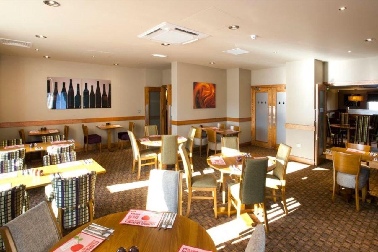 Premier Inn Inverness West Экстерьер фото
