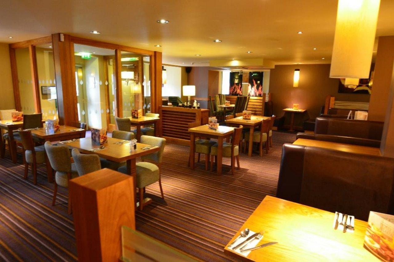 Premier Inn Inverness West Экстерьер фото