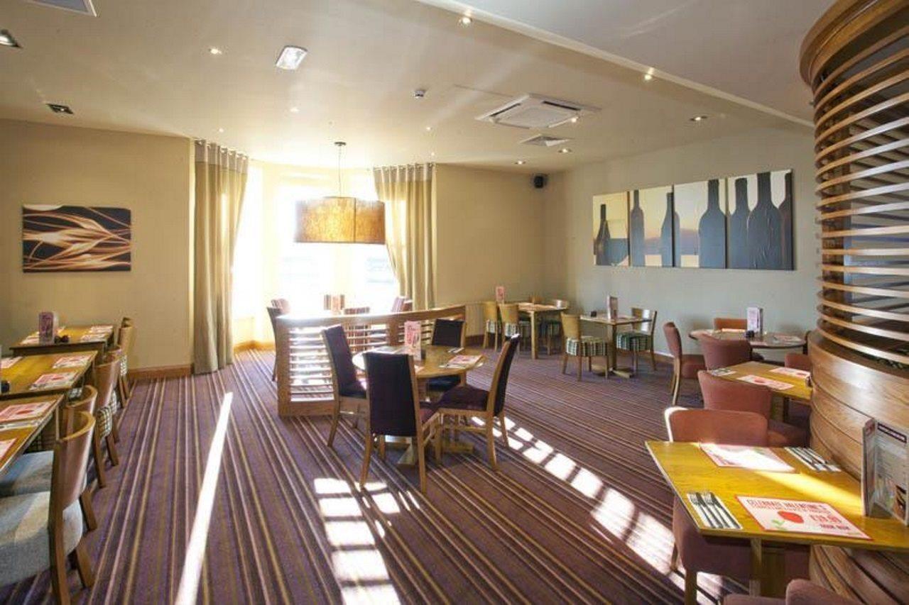 Premier Inn Inverness West Экстерьер фото
