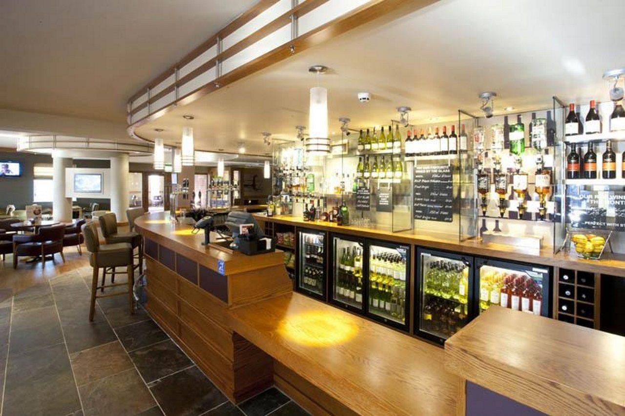 Premier Inn Inverness West Экстерьер фото
