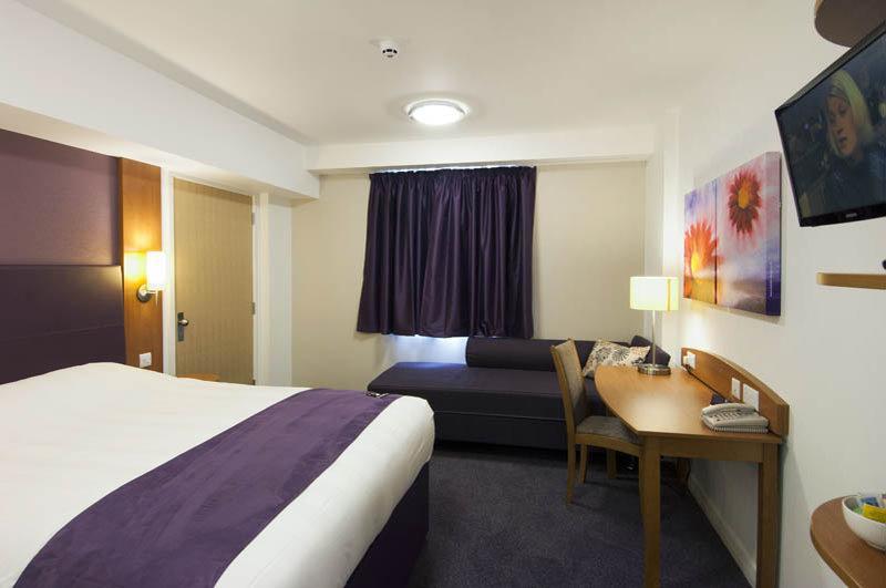 Premier Inn Inverness West Экстерьер фото